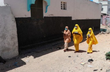 Al-Shabaab Peringatkan Warga Somalia Tidak Gunakan Vaksin AstraZeneca Karena Tidak Aman